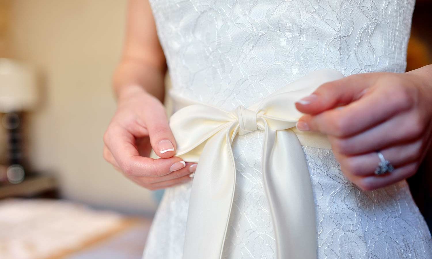 Brautkleid mit Schleife