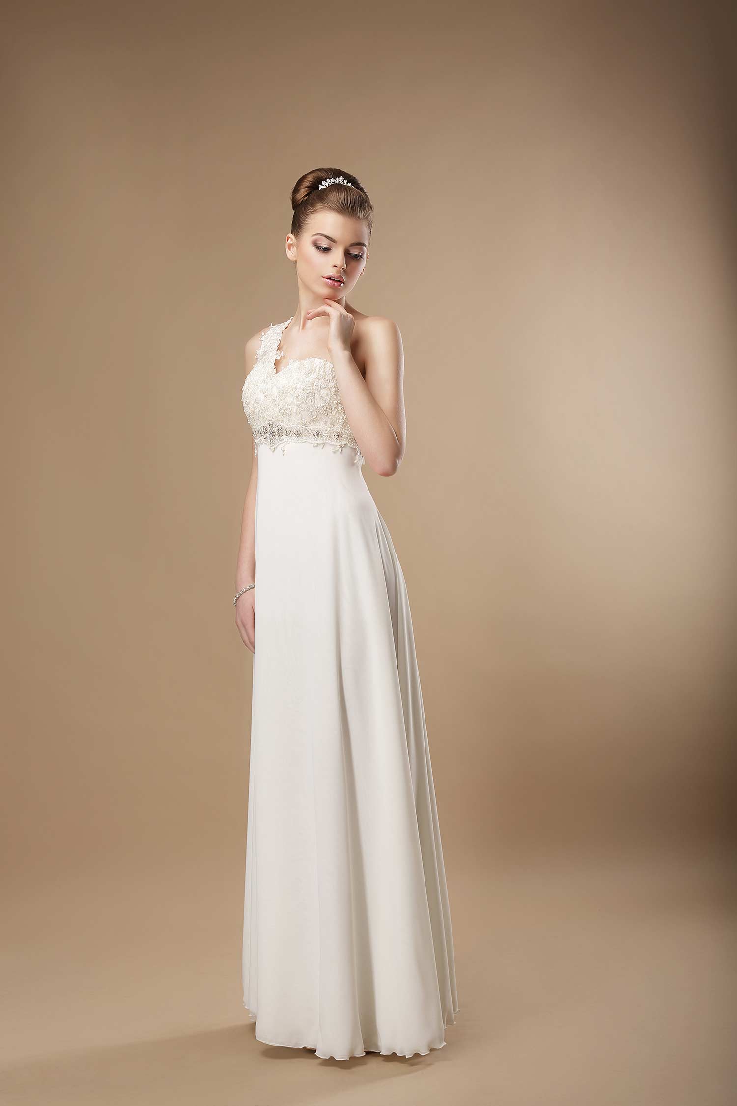 Schlichte Brautkleider - 10 Tipps für einen strahlenden Auftritt